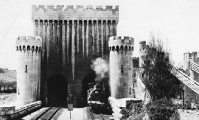 Conway Castle railway bridge