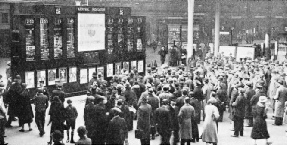 An electric indicator at Paddington Station