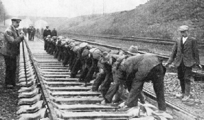 Experimental use of steel sleepers by the British railways